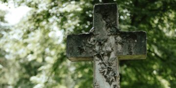 SỰ CHẾT DẠY CHÚNG TA ĐIỀU GÌ VỀ CÁC MỐI TƯƠNG QUAN CỦA MÌNH