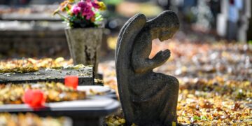 Ý NGHĨA VÀ NHỮNG THẮC MẮC VỀ HALLOWEEN, NGÀY LỄ CÁC THÁNH VÀ LỄ CÁC ĐẲNG LINH HỒN