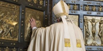 CÁC ĐỨC GIÁO HOÀNG VÀ CÁC NĂM THÁNH: VIỆC MỞ CỬA THÁNH TRONG LỊCH SỬ