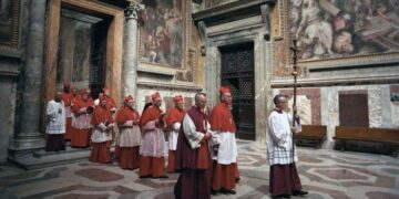 LỊCH SỬ MẬT NGHỊ BẦU GIÁO HOÀNG