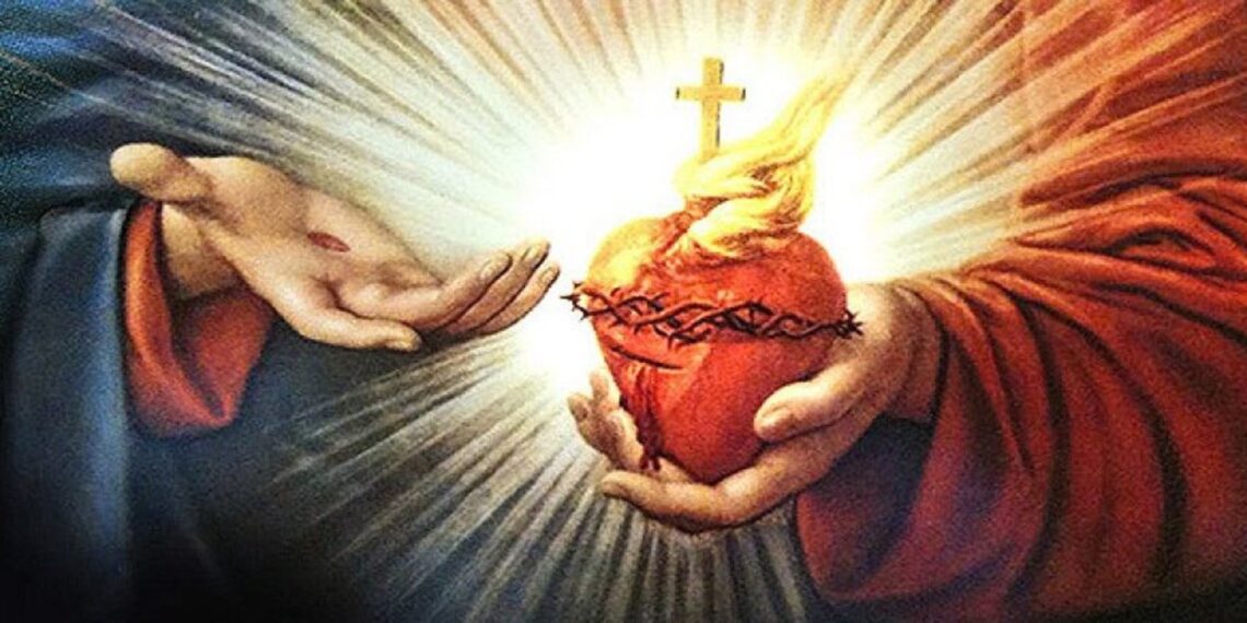 THÁNH TÂM CHÚA GIÊ-SU GIÚP CHÚNG TA KHÁM PHÁ PHONG CÁCH YÊU THƯƠNG CỦA THIÊN CHÚA