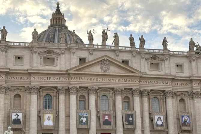 GẶP GỠ 7 VỊ CHÂN PHƯỚC ĐƯỢC ĐỨC GIÁO HOÀNG LÊÔ XIV TUYÊN THÁNH VÀO NGÀY 19 THÁNG 10