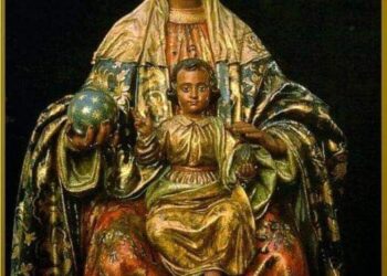 ĐỨC MẸ MONTSERRAT: NGÔI ĐỀN THÁNH ĐƯỢC XÂY DỰNG QUANH BỨC TƯỢNG KHÔNG THỂ DI DỜI